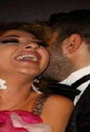 من هو الرجل الذي عانق ميريام فارس بحرارة؟ 